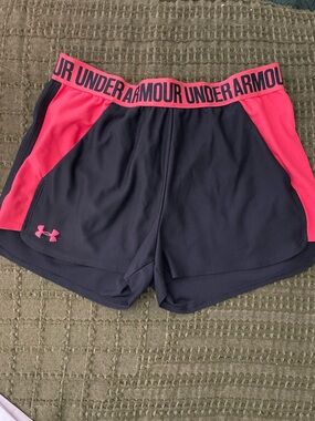 Under Armour Black and Hot Pink Women’s Athletic Shorts Size M